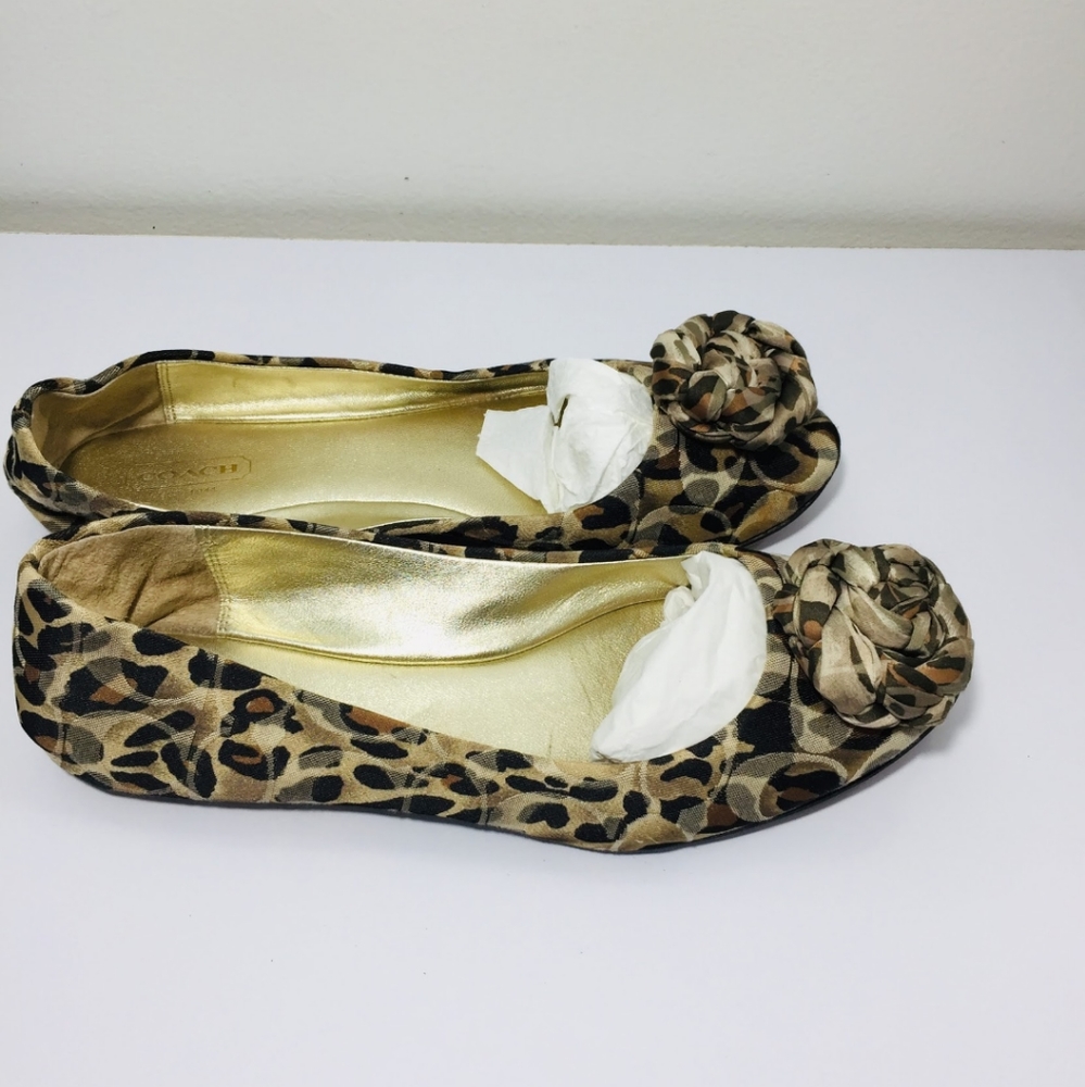 ❌ SOLD ❌Vintage, Coach Shoes. It has wear but - Picture 3 of 13